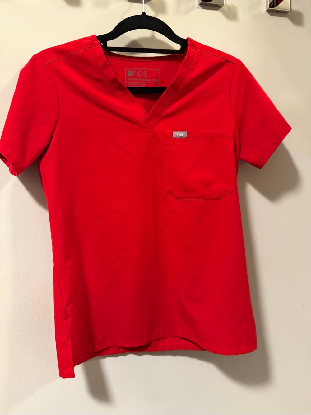 FIGS women’s Red Scrub Top Catarina XXS
